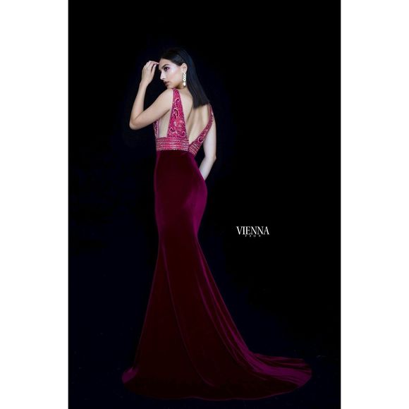 White Vienna Size 18 Straight dress - Picture 2 of 2